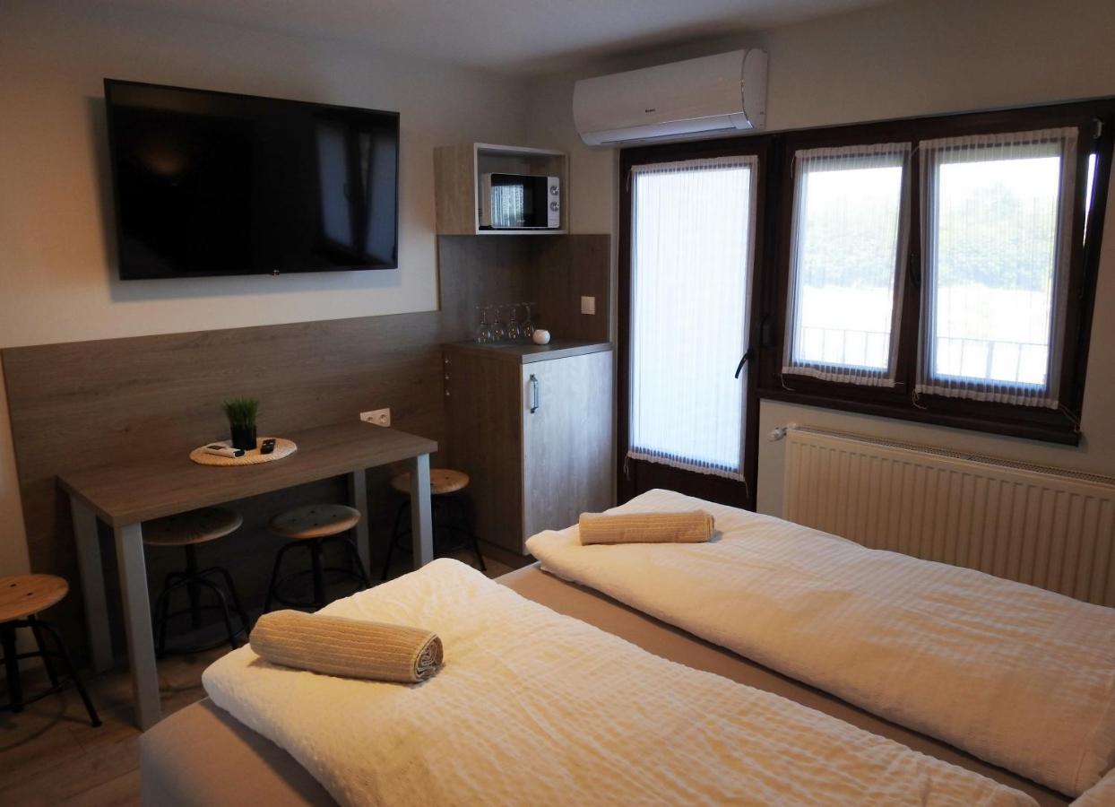Kukorica Csarda Apartman 2 Balatonujlak Екстер'єр фото